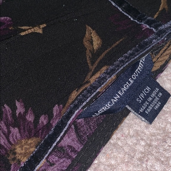 American Eagle pleated purple floral tank top - Picture 4 of 4